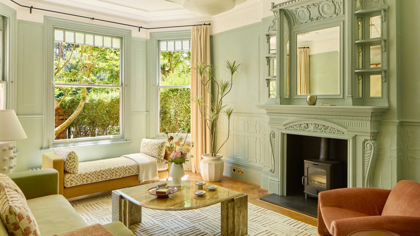 H54_London_VII_KEYES_ROAD_RECEPTION_ROOM_02_1__LowRes_16x9_d5df2ca8-1b2d-47fb-834c-7c323c0f420f-scaled.jpg